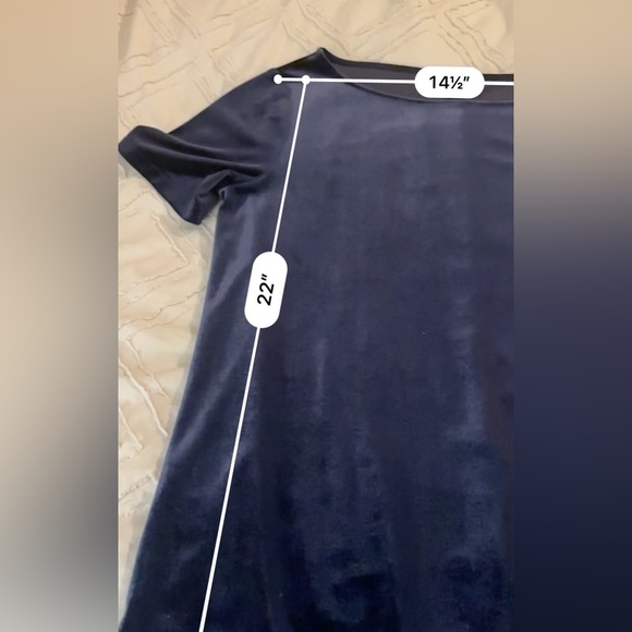Ann Taylor Navy Velvet Short Sleeve Blouse size XS - Picture 8 of 8